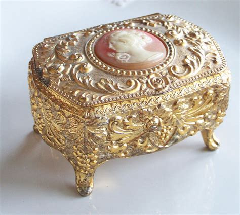 curved dutch porcelain jewlery box with metal|Dutch Jewelry Boxes .